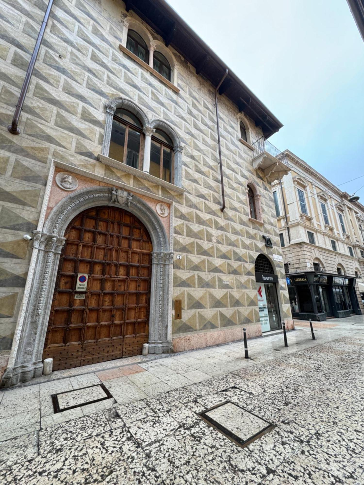 Palazzo Confalonieri Da Lisca Верона Екстер'єр фото