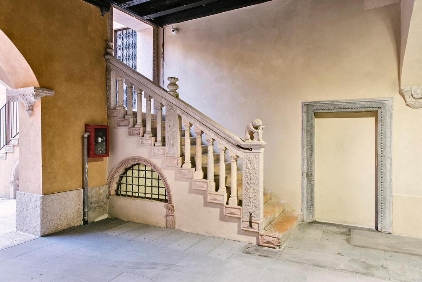 Palazzo Confalonieri Da Lisca Верона Екстер'єр фото