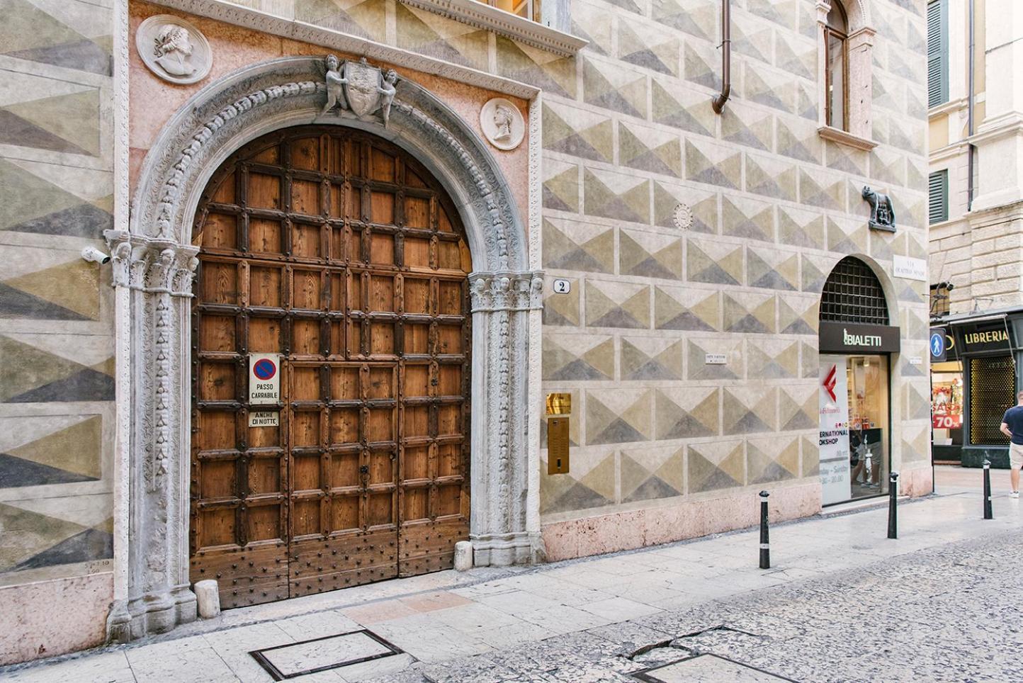 Palazzo Confalonieri Da Lisca Верона Екстер'єр фото