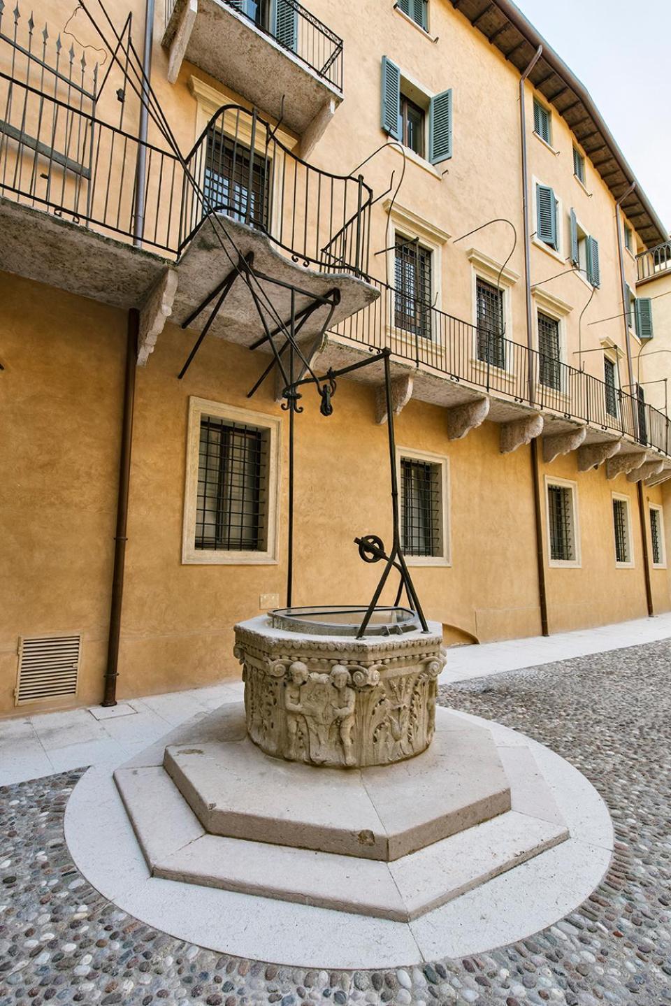 Palazzo Confalonieri Da Lisca Верона Екстер'єр фото